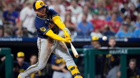 Contreras’ 7th-inning double leads Brewers over Phillies 5-3